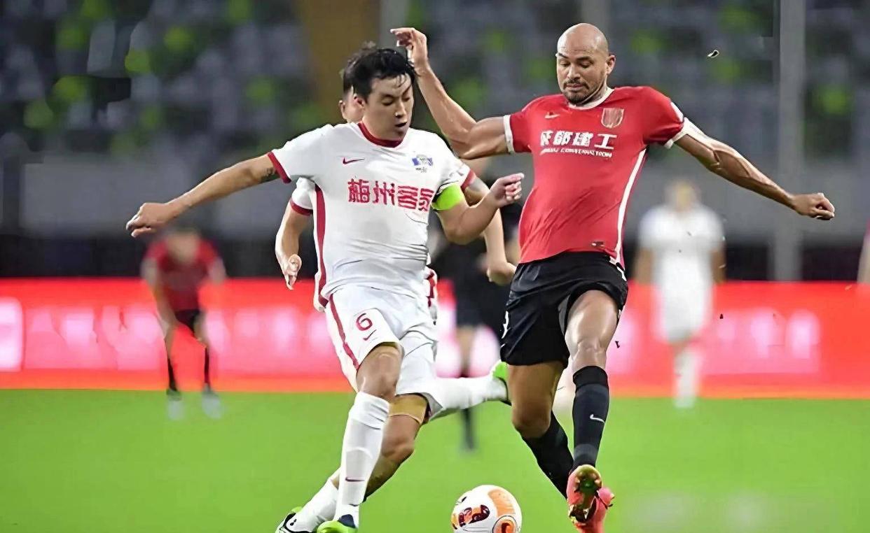 关于胜负悬念的比赛中球队险胜,士气大涨的信息 关于胜负悬念的比赛中球队险胜,士气大涨的信息