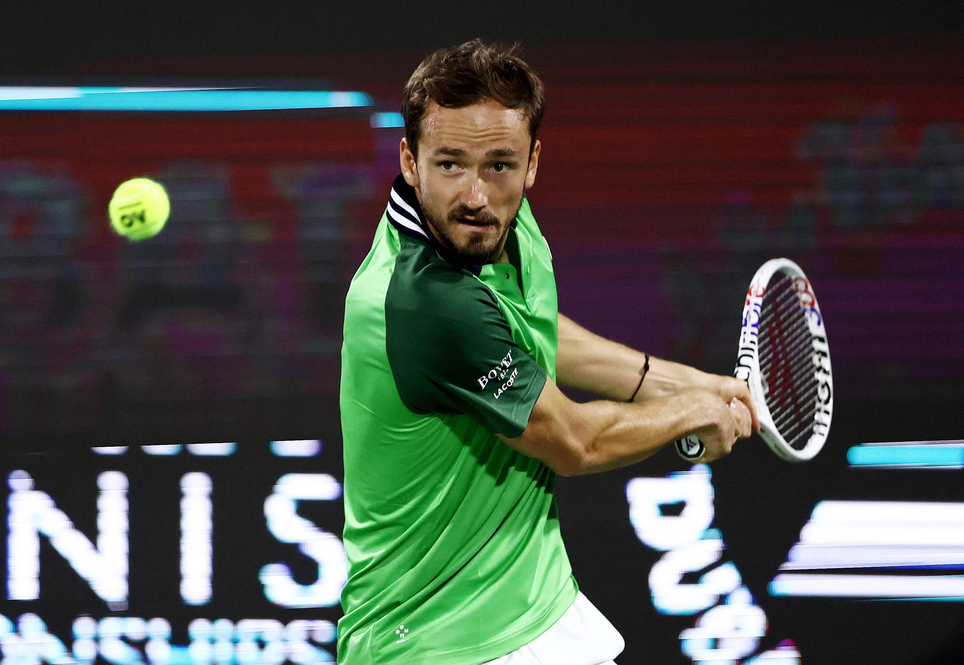 关于世界网球队爆冷英国网球队,梅德韦杰夫制霸全场的信息 关于世界网球队爆冷英国网球队,梅德韦杰夫制霸全场的信息