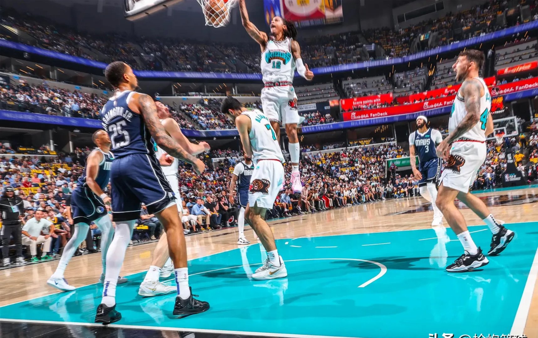 灰熊轻取篮网B队,莫里斯送出助攻 灰熊轻取篮网B队,莫里斯送出助攻