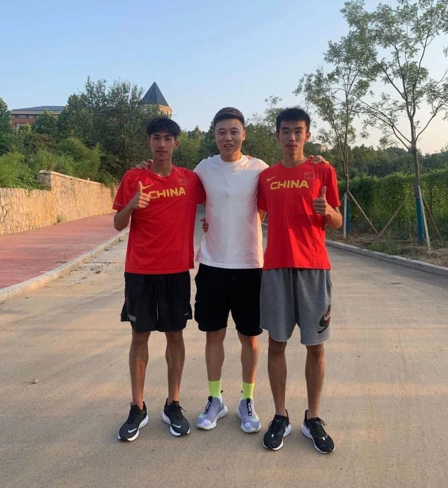 印度队鏖战中国队，黄鸭组合高光表现