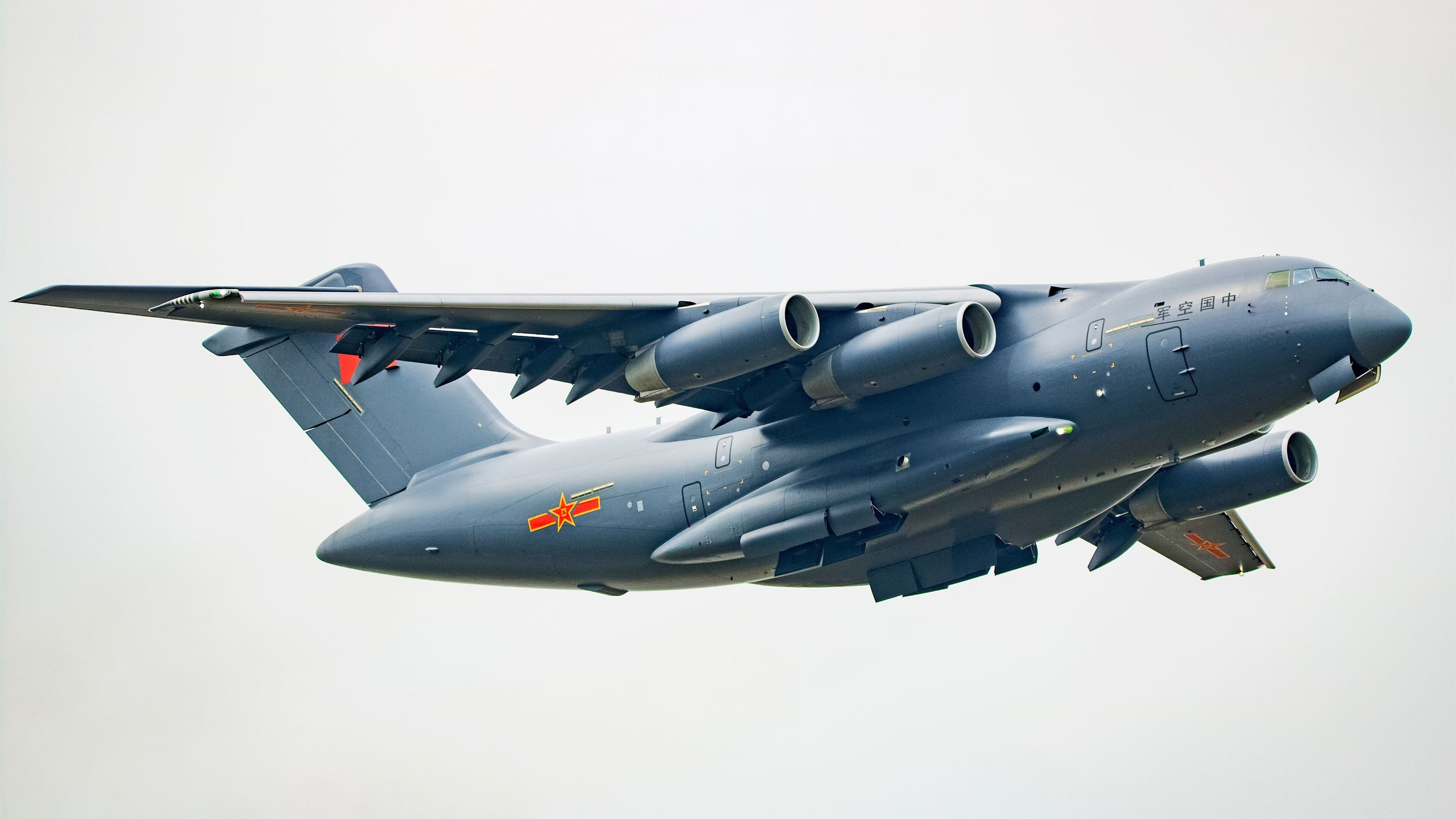 开云体育官网-球场如战场，字母哥的欧冠之夜，一记记重锤砸开胜利之门