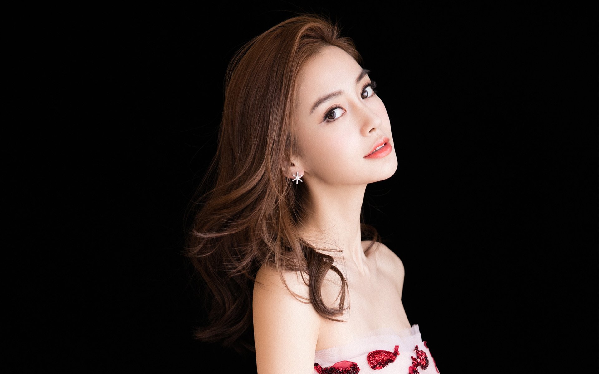 金州勇士逆转制霸篮网,凯里·欧文空砍40分诠释孤胆英雄