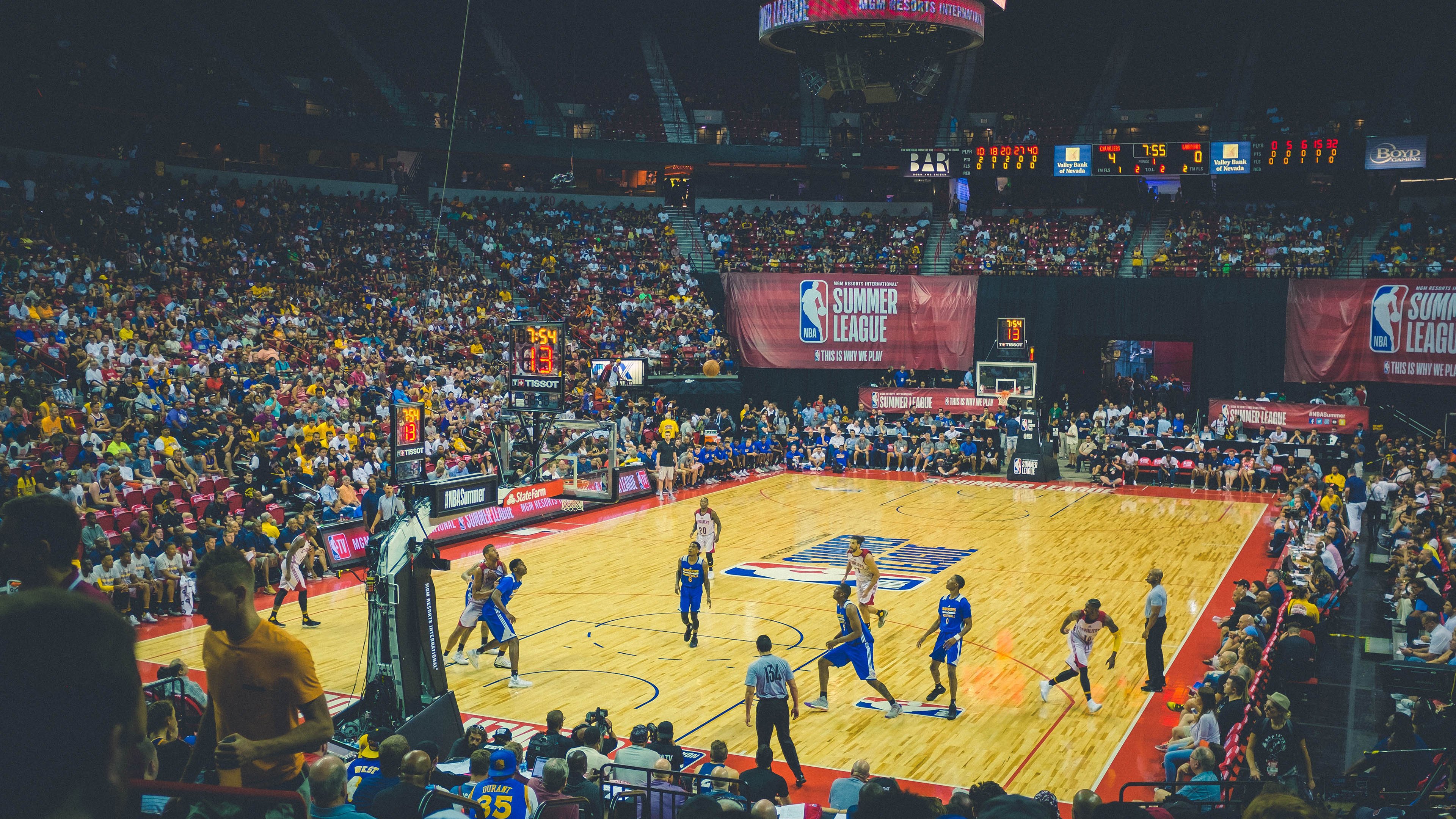 双城记，当姆巴佩的单骑照亮巴黎之夜，苏格兰的群像击碎摩洛哥之盾