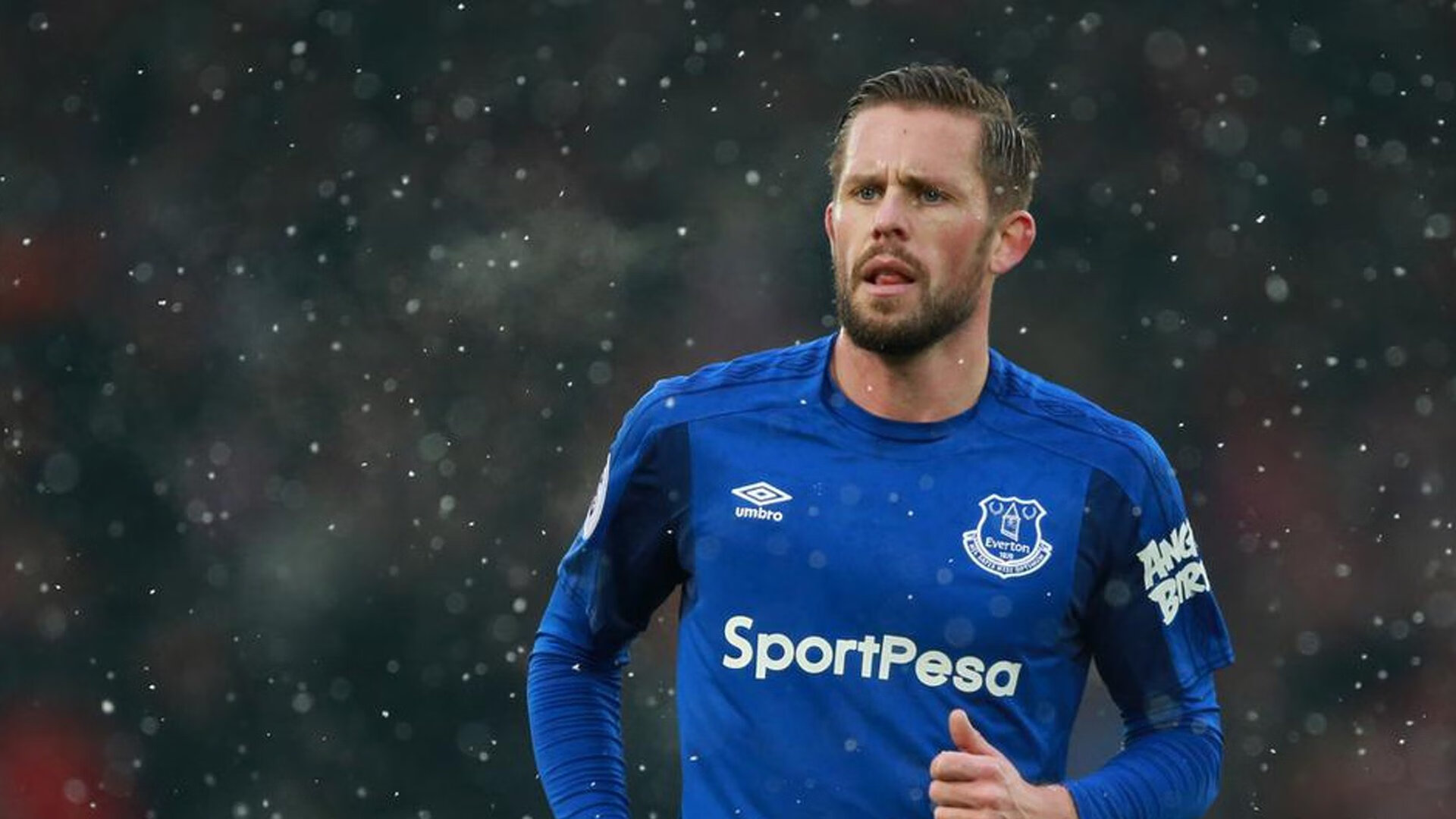 东西方关键球艺术,约基奇的统治力与广东队的战术铁壁