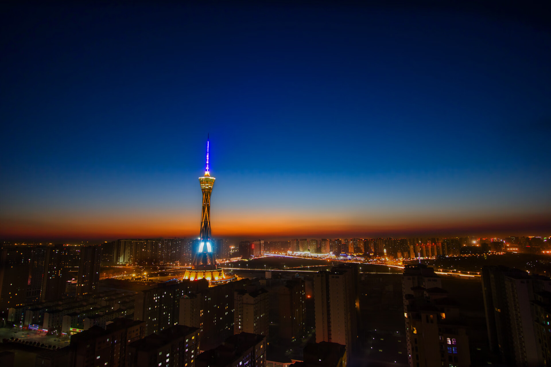 开云APP-闪电战席卷英伦,莱比锡红牛速胜英格兰,巴斯托尼化身决胜关键